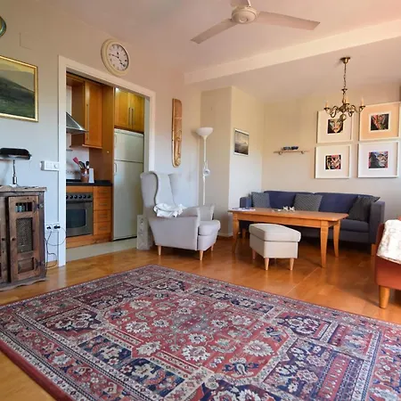 Calle Antonio Millon 32 5c شقة نيرخا